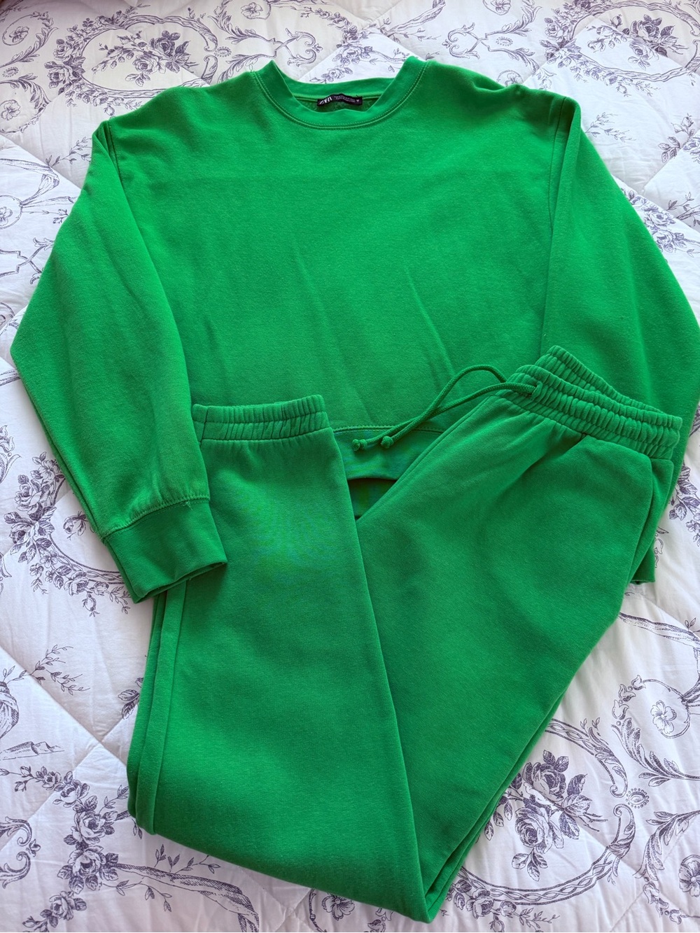 Bright Green Sweatshirt and Jogger Set(9)
